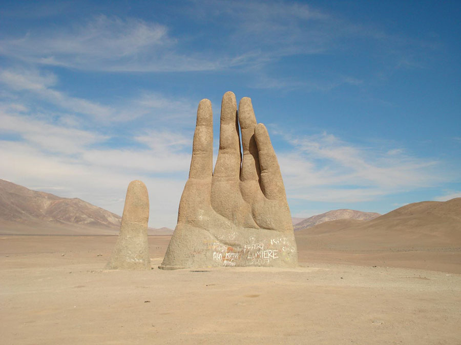 Şili'de El heykeli