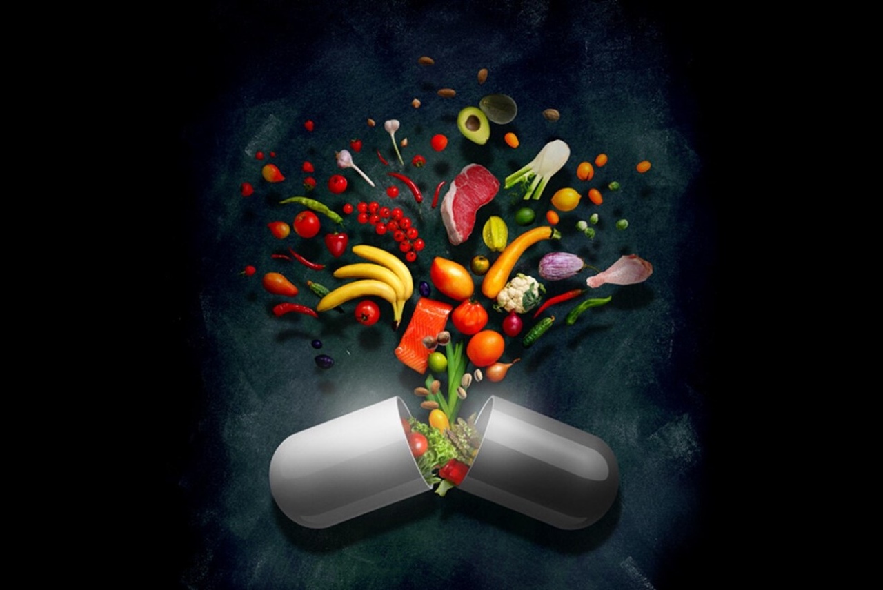Sağlıklı yaşam belgeline konu olan, ilaç kapsülün içerisinden çıkan meyve ve sebzeler